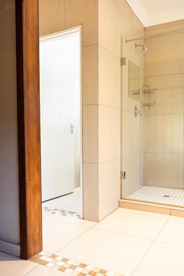Kathu Gamagara Lodge ภายนอก รูปภาพ
