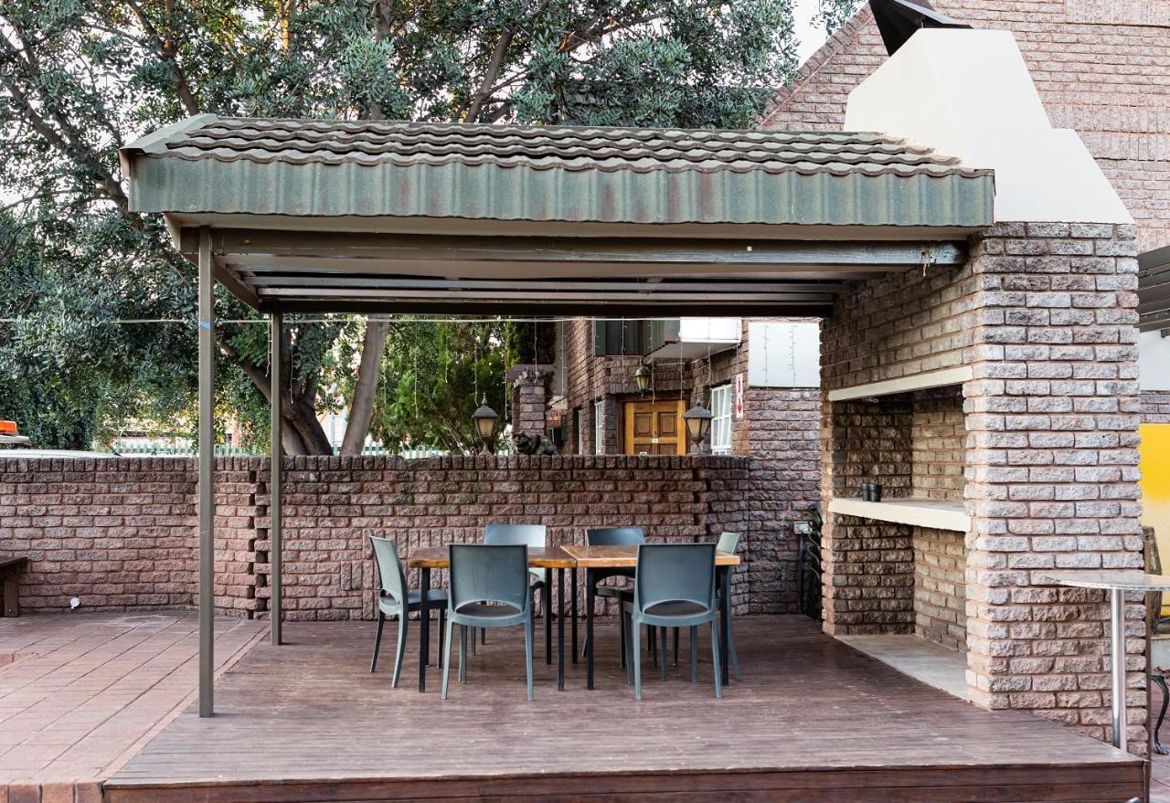 Kathu Gamagara Lodge ภายนอก รูปภาพ